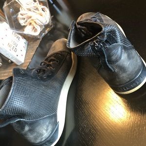 Men’s black diesel sneakers